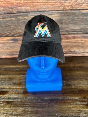 New Era Miami Marlins Black Baseball Cap with Embroidered Logo
